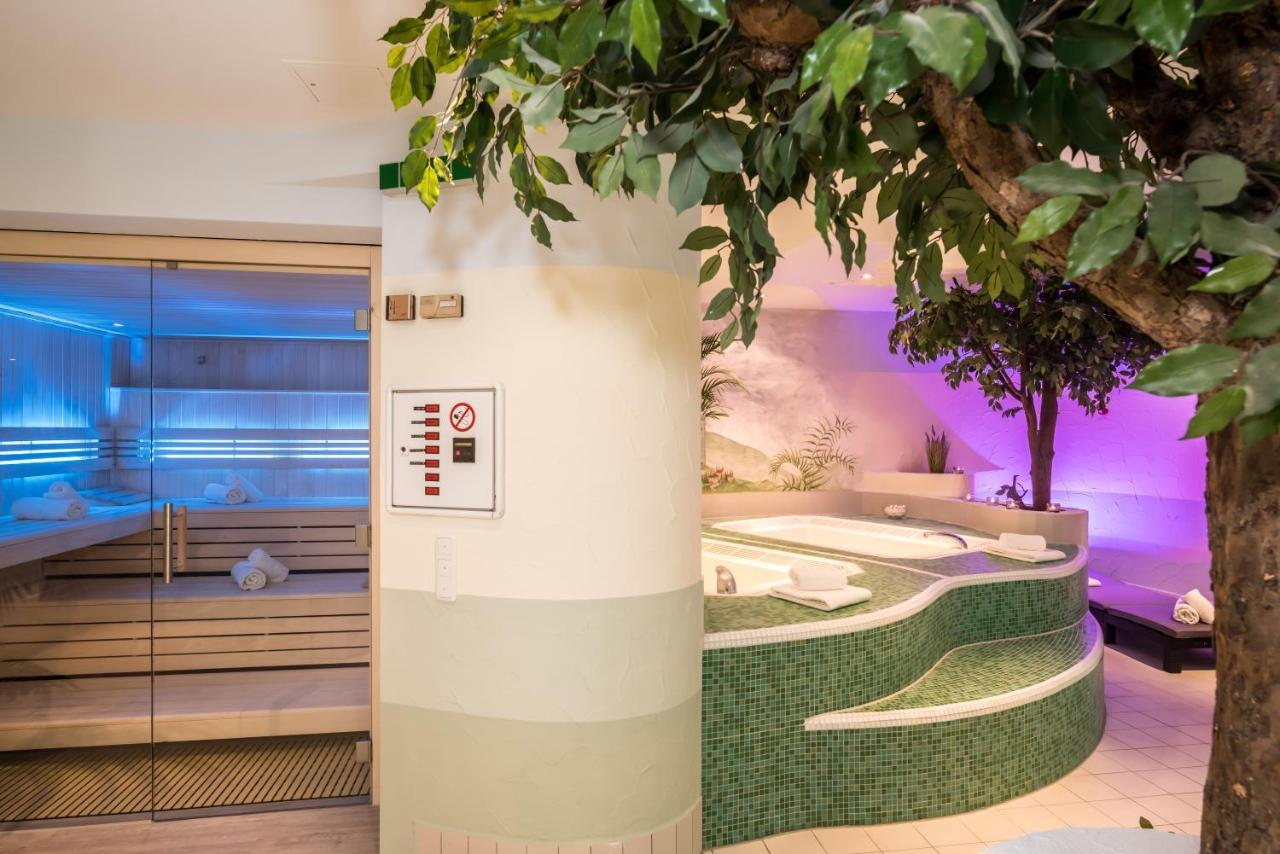 Hotel Am Schlosspark إيسمانينغ المظهر الخارجي الصورة