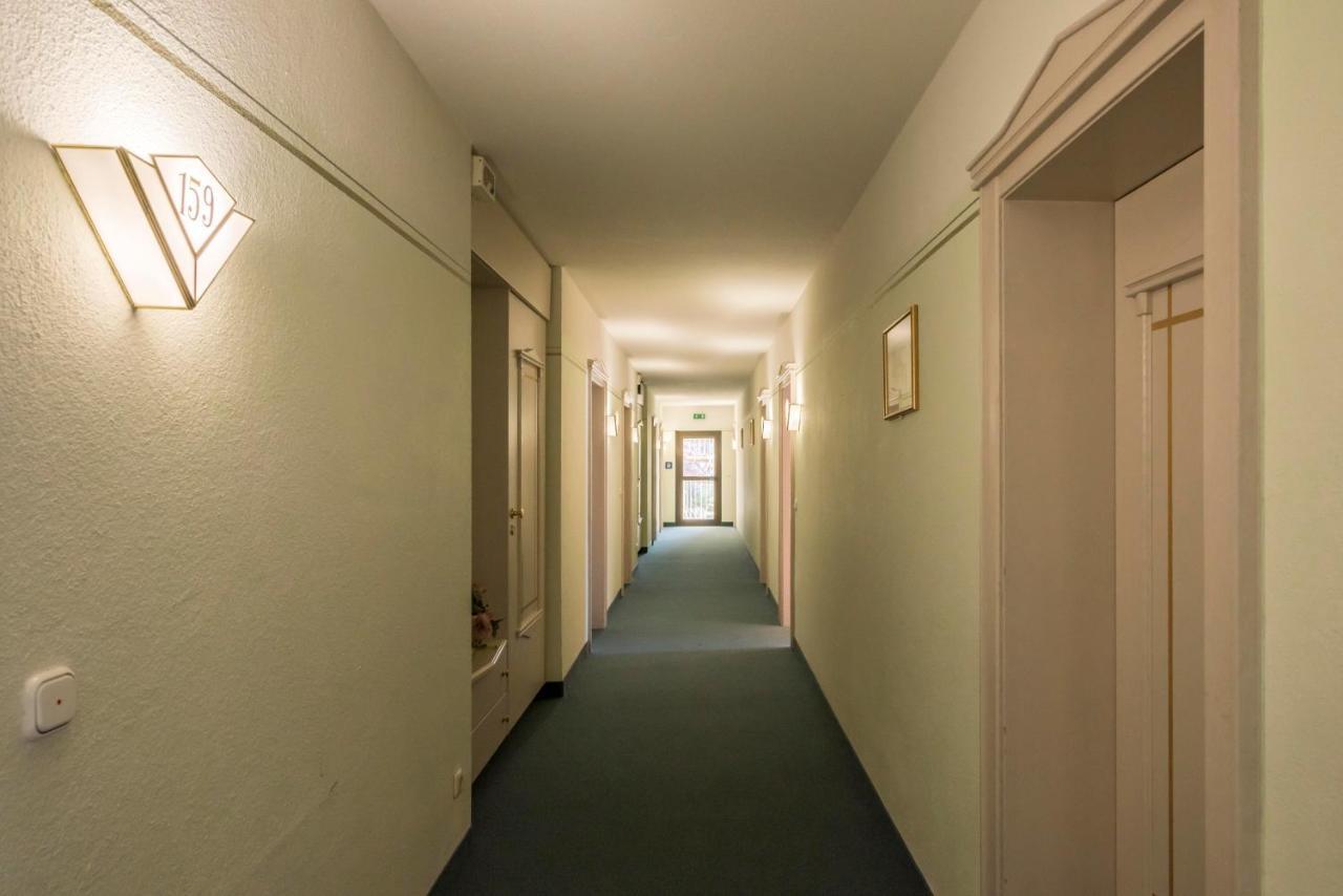 Hotel Am Schlosspark إيسمانينغ المظهر الخارجي الصورة