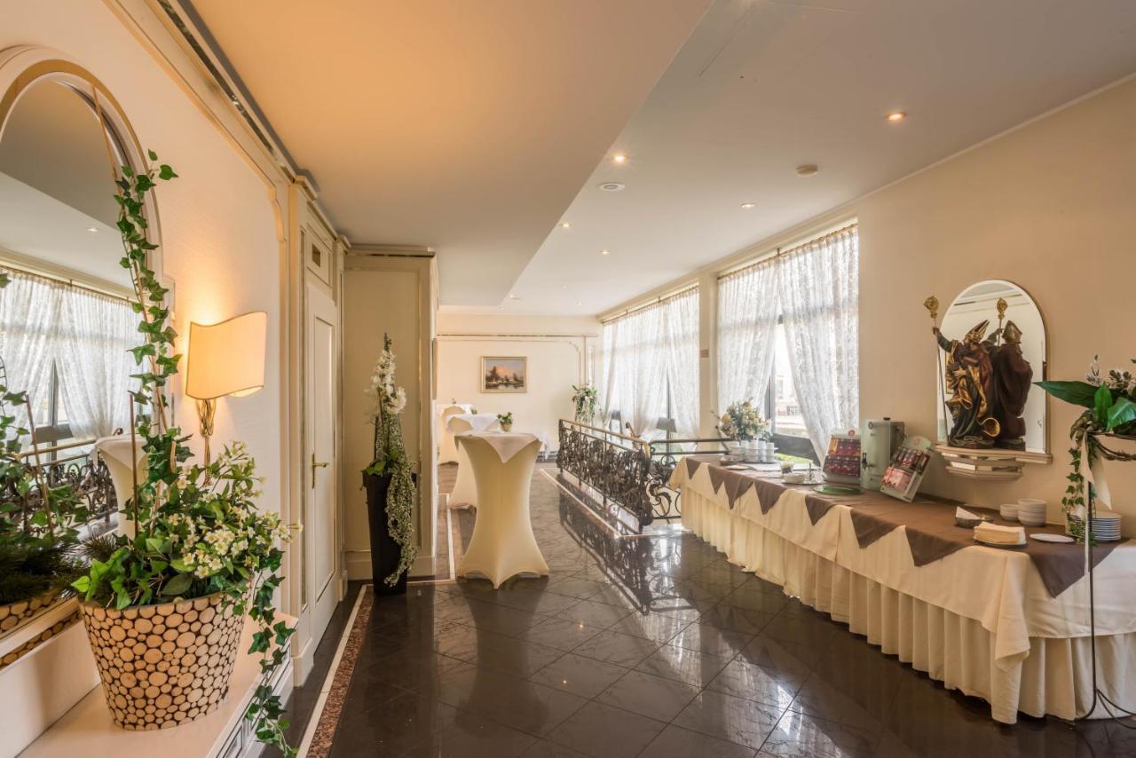 Hotel Am Schlosspark إيسمانينغ المظهر الخارجي الصورة