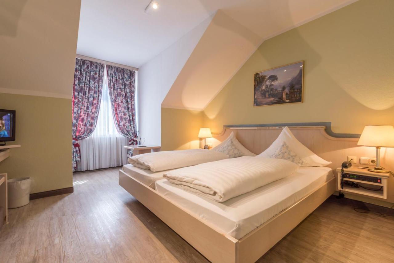 Hotel Am Schlosspark إيسمانينغ المظهر الخارجي الصورة