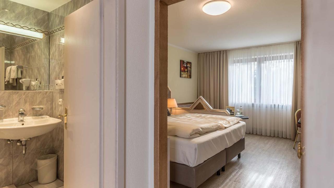 Hotel Am Schlosspark إيسمانينغ المظهر الخارجي الصورة