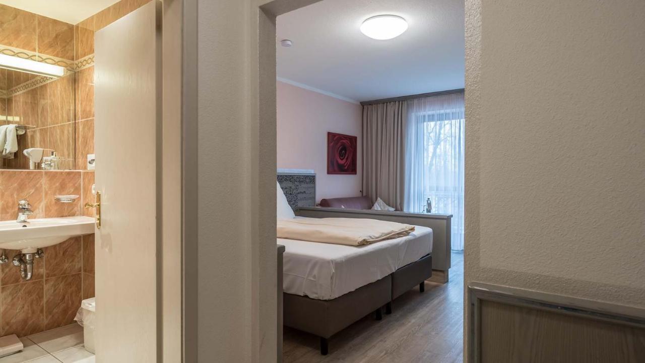 Hotel Am Schlosspark إيسمانينغ المظهر الخارجي الصورة