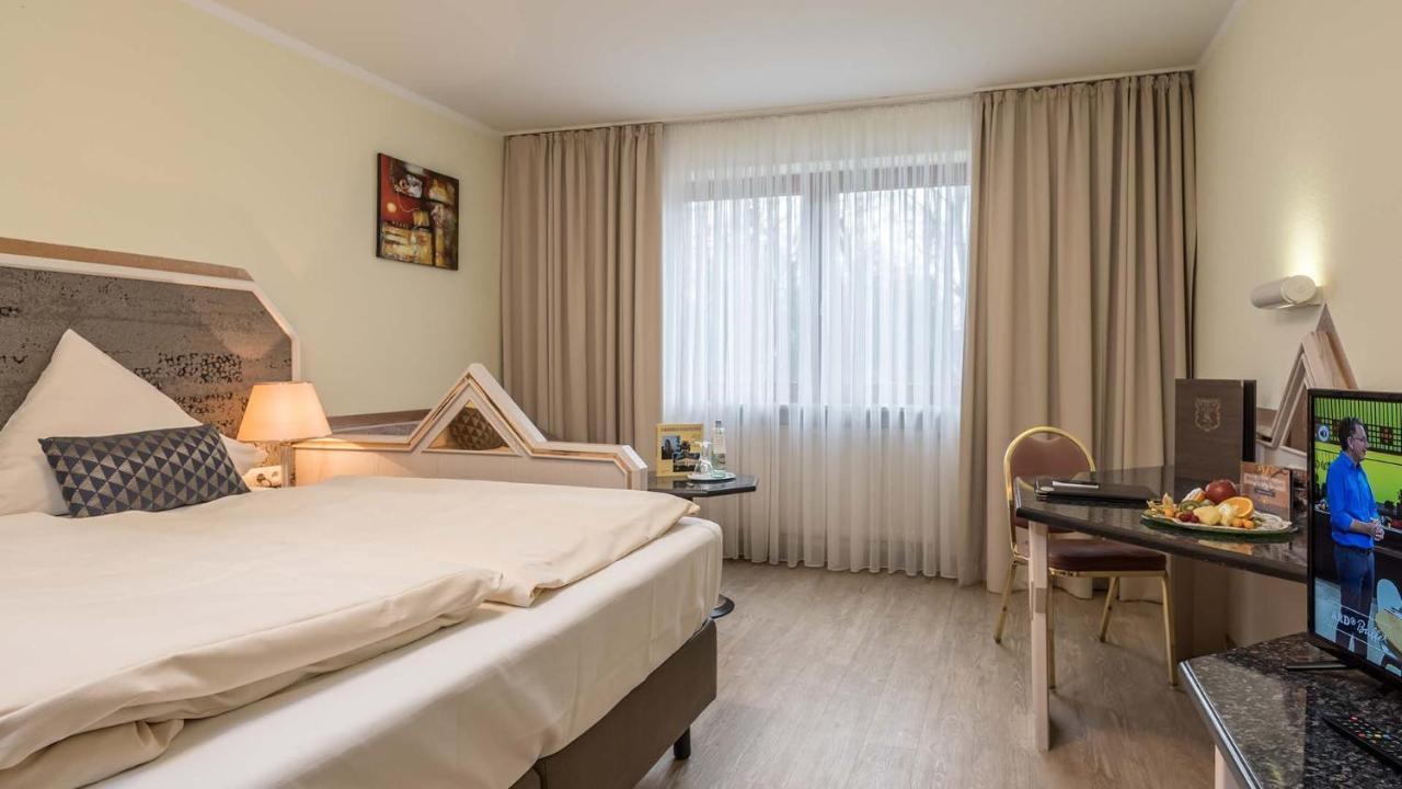Hotel Am Schlosspark إيسمانينغ المظهر الخارجي الصورة